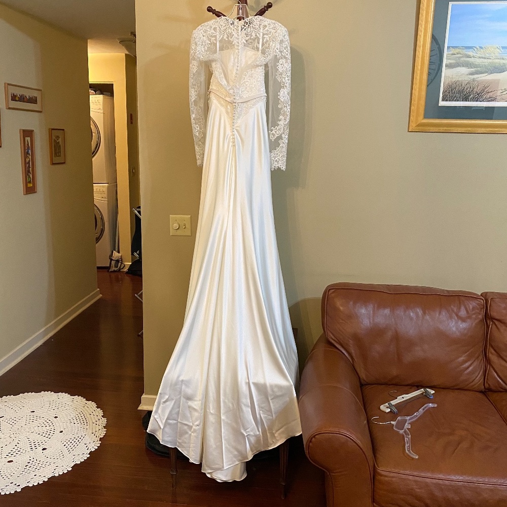 Allure Romance Wedding White Lace Dress - Picture 9 of 16